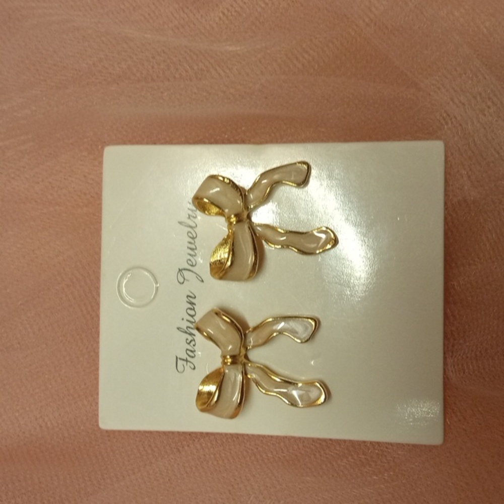 Pink Bow post and gold trim earrings - Picture 1 of 3